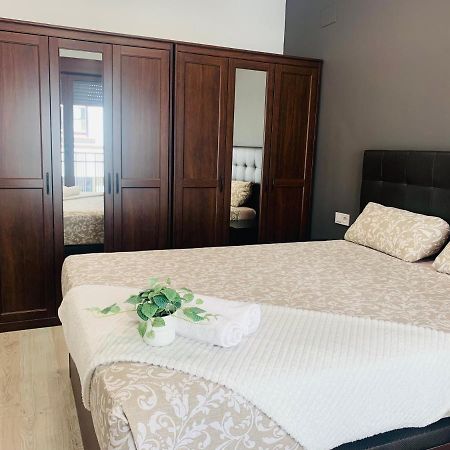 Apartamento Deluxe, 4 Habitaciones, Parking Madrid Eksteriør billede