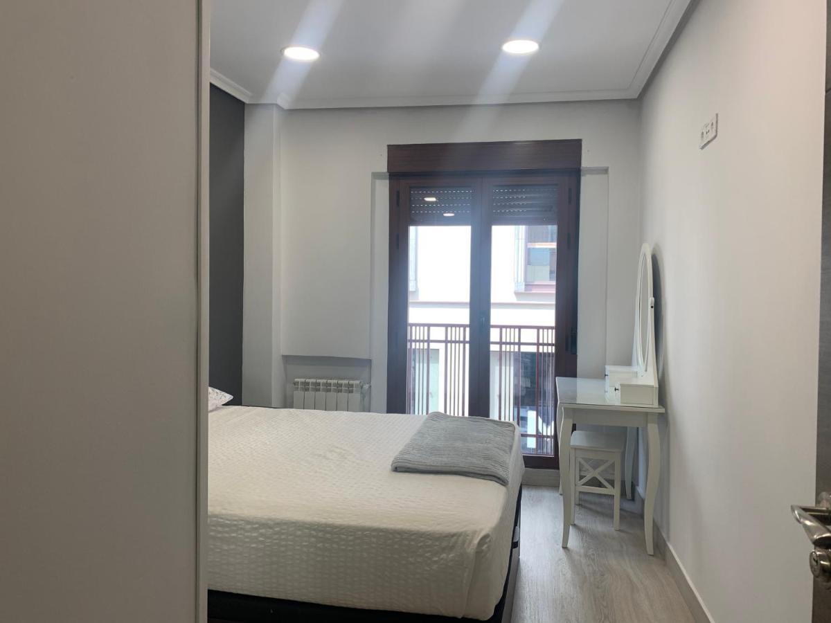 Apartamento Deluxe, 4 Habitaciones, Parking Madrid Eksteriør billede