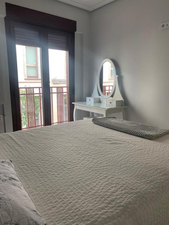 Apartamento Deluxe, 4 Habitaciones, Parking Madrid Eksteriør billede