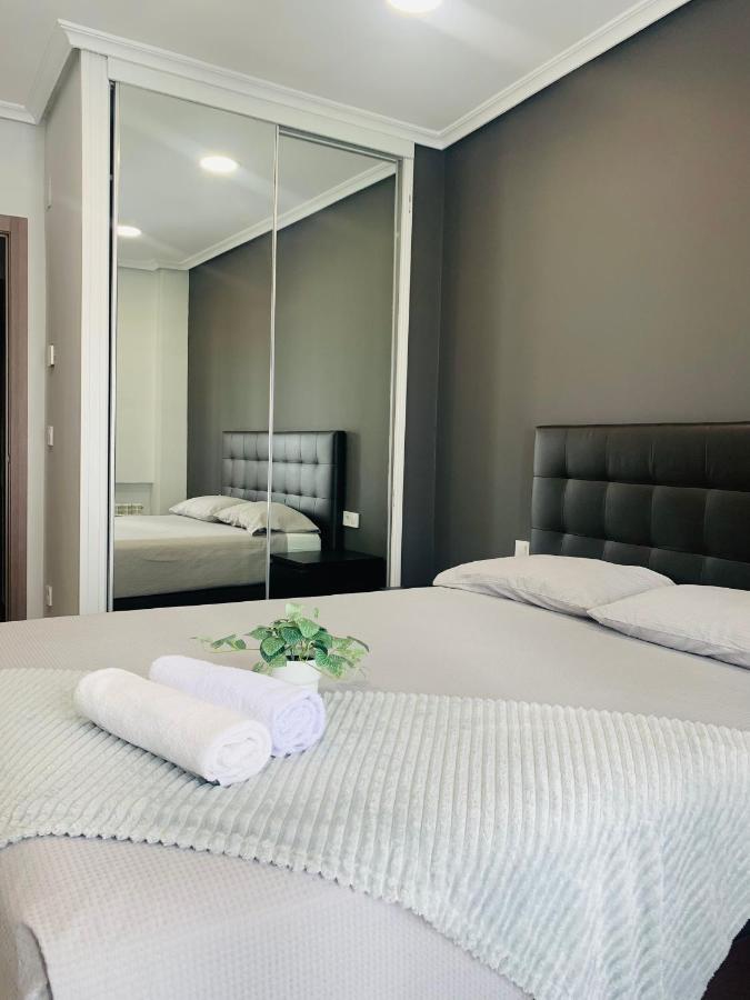 Apartamento Deluxe, 4 Habitaciones, Parking Madrid Eksteriør billede