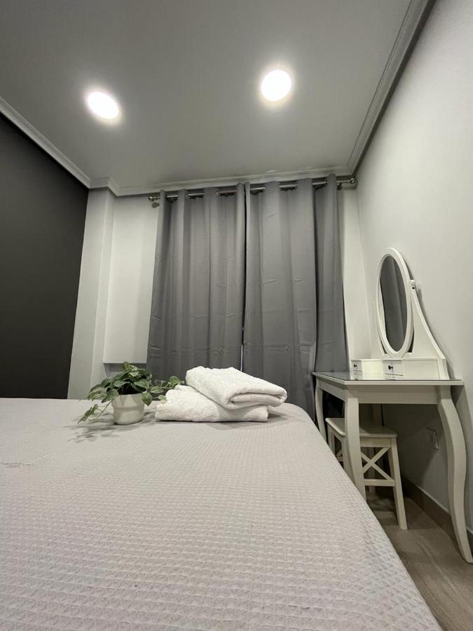 Apartamento Deluxe, 4 Habitaciones, Parking Madrid Eksteriør billede