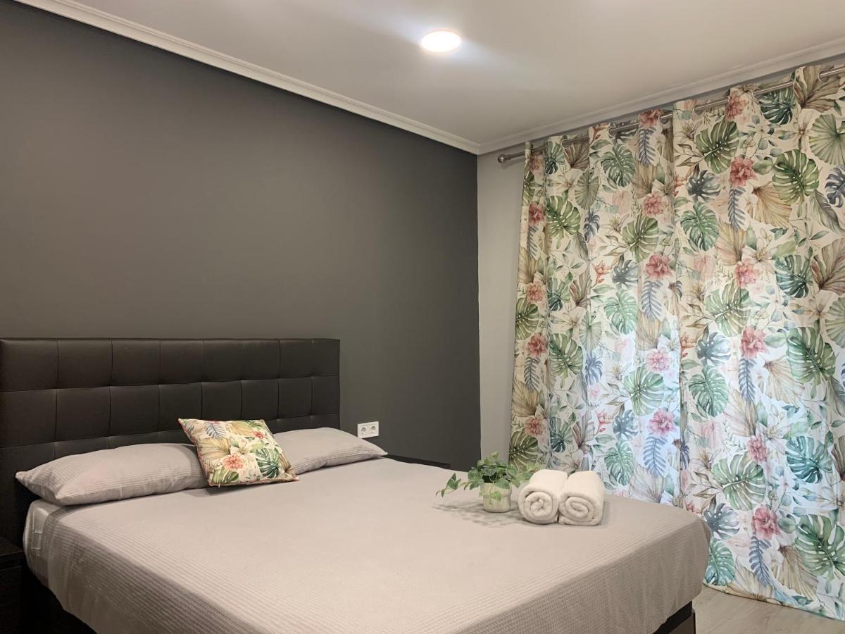 Apartamento Deluxe, 4 Habitaciones, Parking Madrid Eksteriør billede